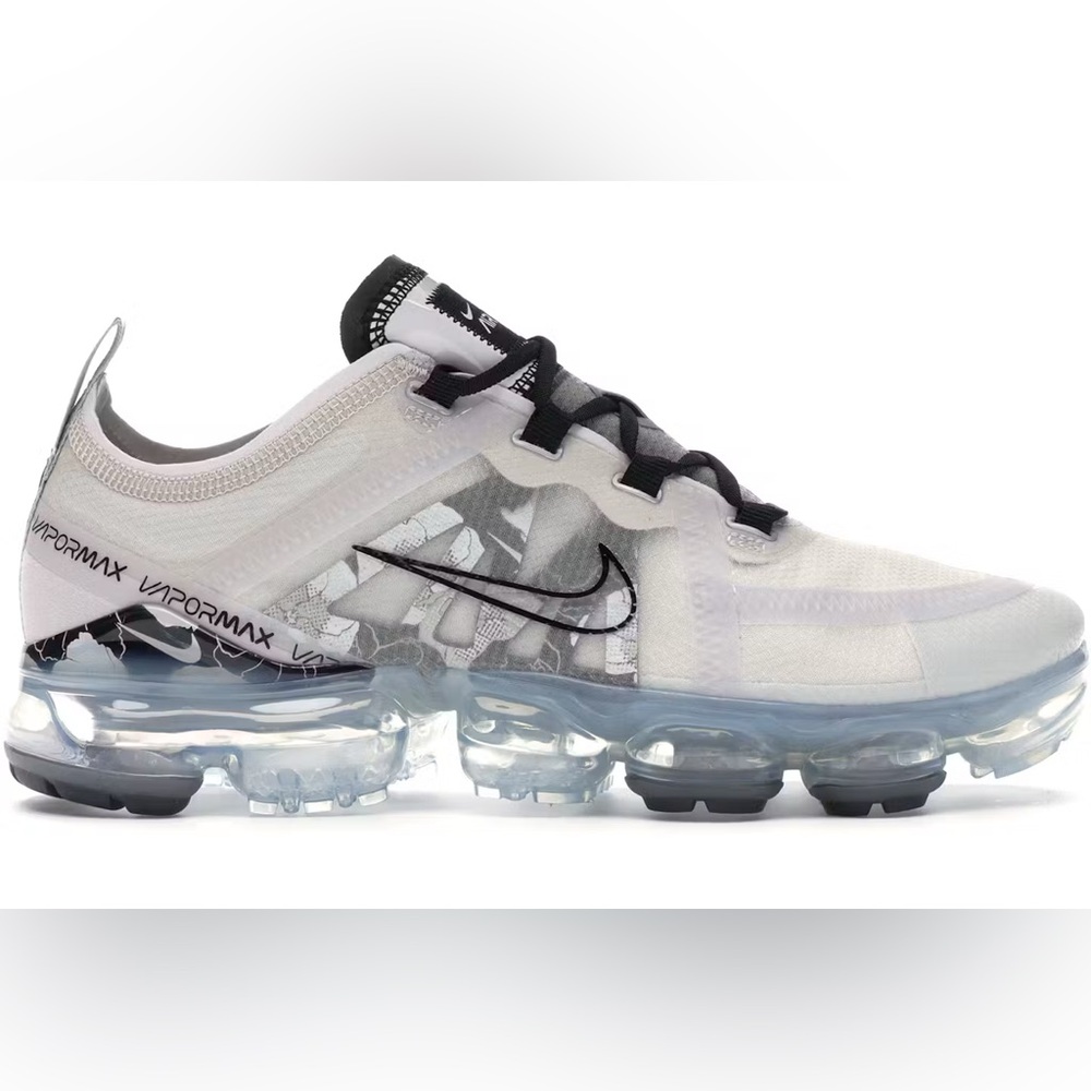 Nike Air VaporMax Running Shoes - Picture 16 of 17